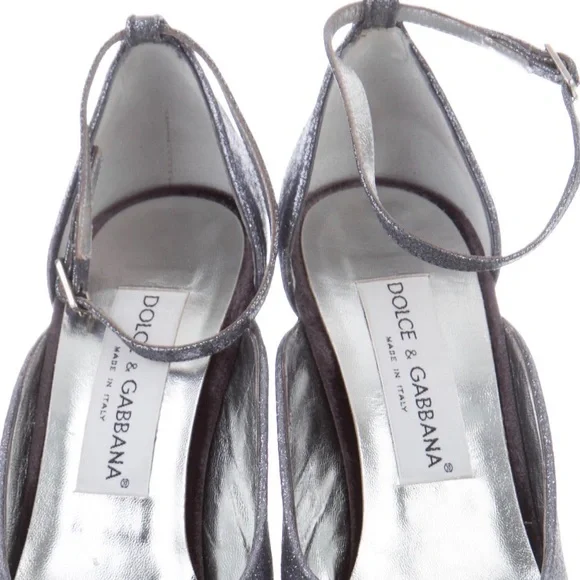 Dolce & Gabbana Silver Glitter round toe pumps! - Picture 5 of 17